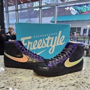 Nike Blazer Mid 77 "Doernbacher Ayman " Pre-loved Men Size 9.5 In Box Excellent